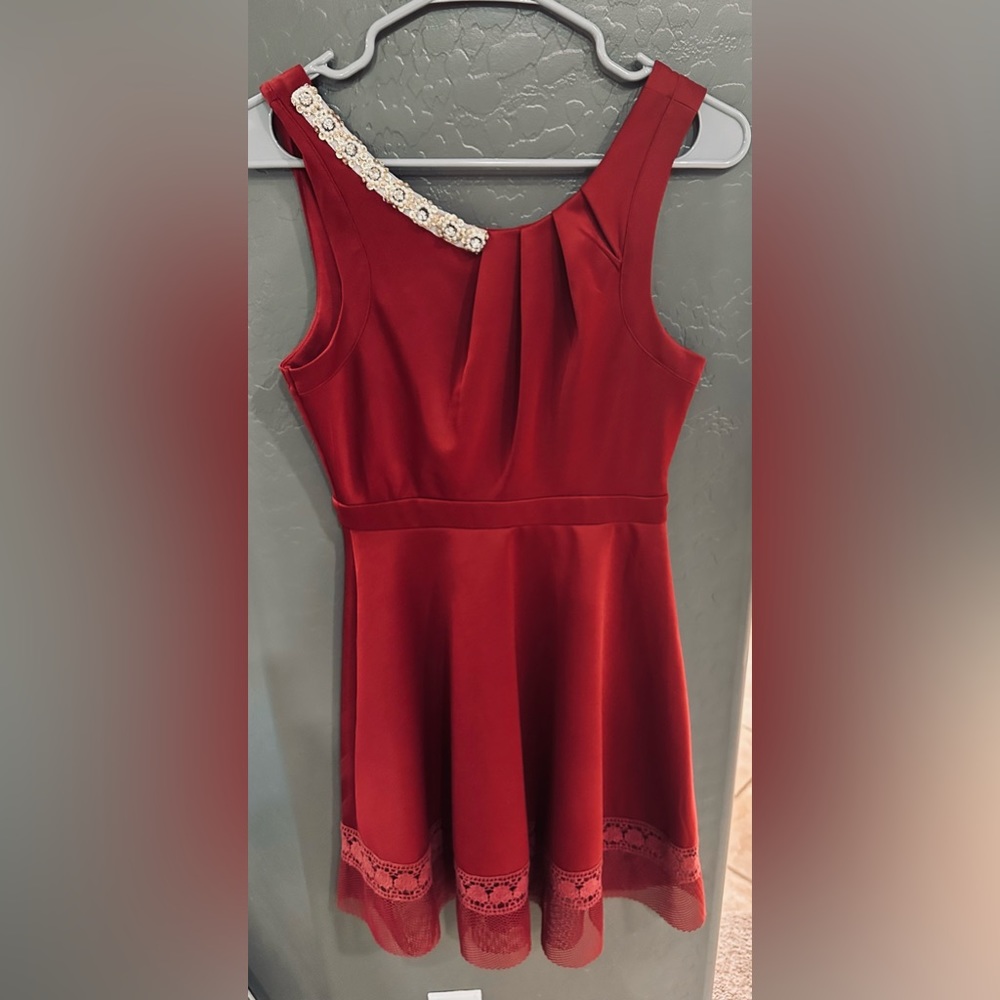 Maroon never worn cocktail dress half pearl/jewel neckline and lace skirt SZ SM